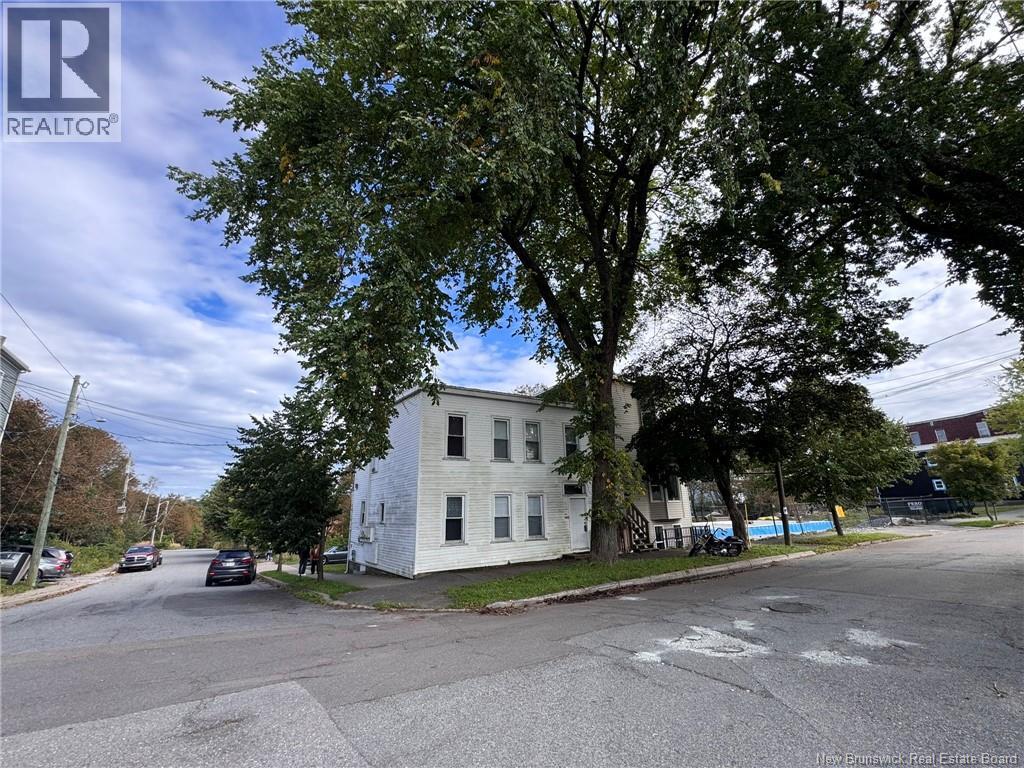 105 Victoria Street, Saint John, New Brunswick E2K 1L5 - Photo 2 - NB148012