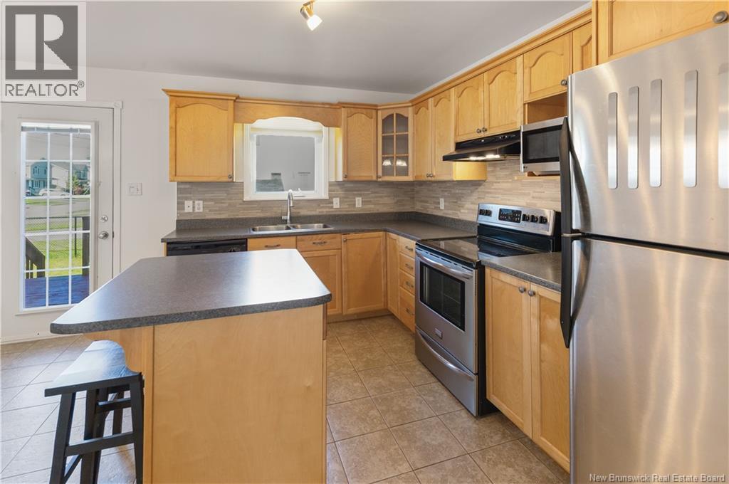 77 Stoneham Drive, Moncton, New Brunswick  E1G 4Z5 - Photo 4 - NB148396