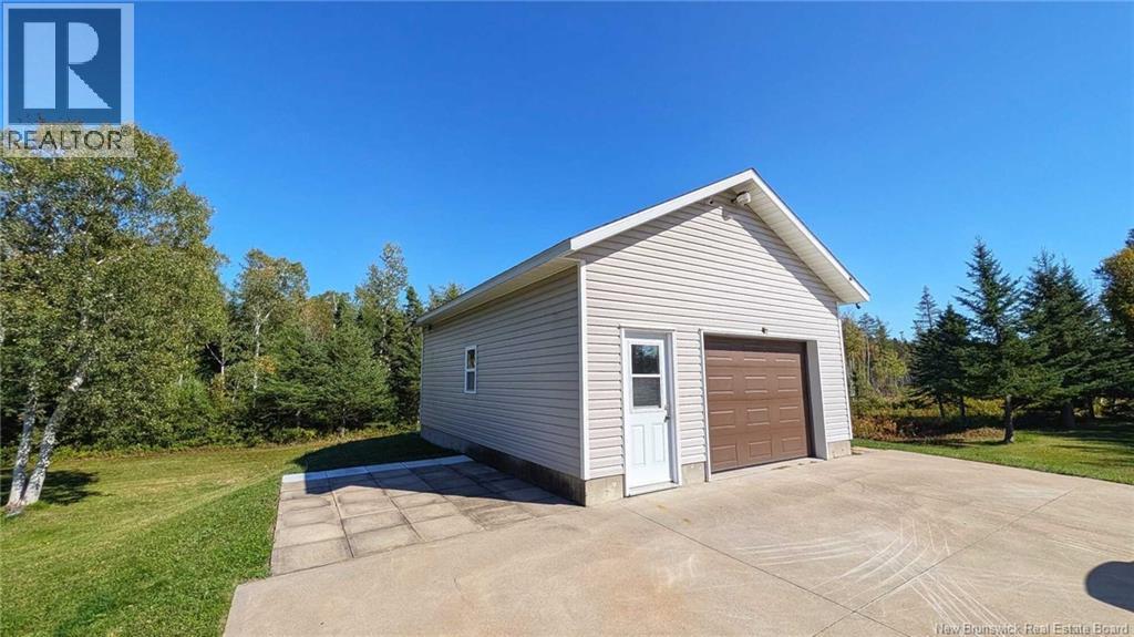 63 Chemin St Simon, Caraquet, New Brunswick E1W 1B3 - Photo 11 - NB148624