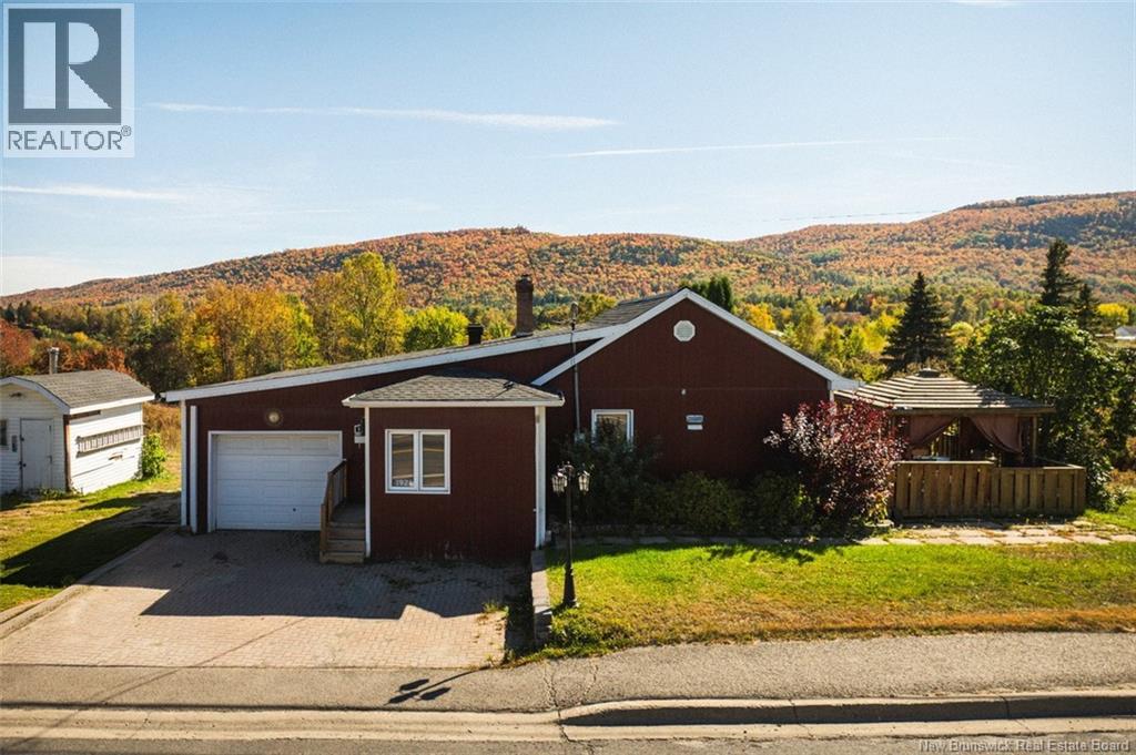 1926 Commerciale Street, Saint-François-de-Madawaska, New Brunswick