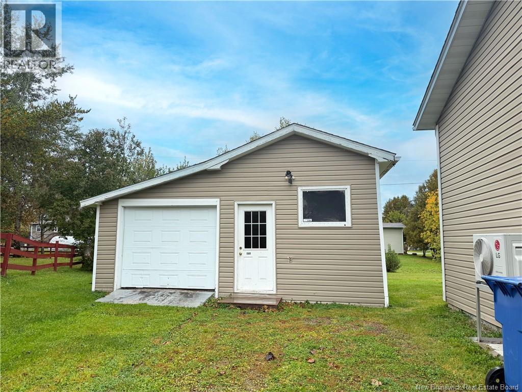 214 Maurice Crescent, Beresford, New Brunswick  E8K 1L4 - Photo 5 - NB148711