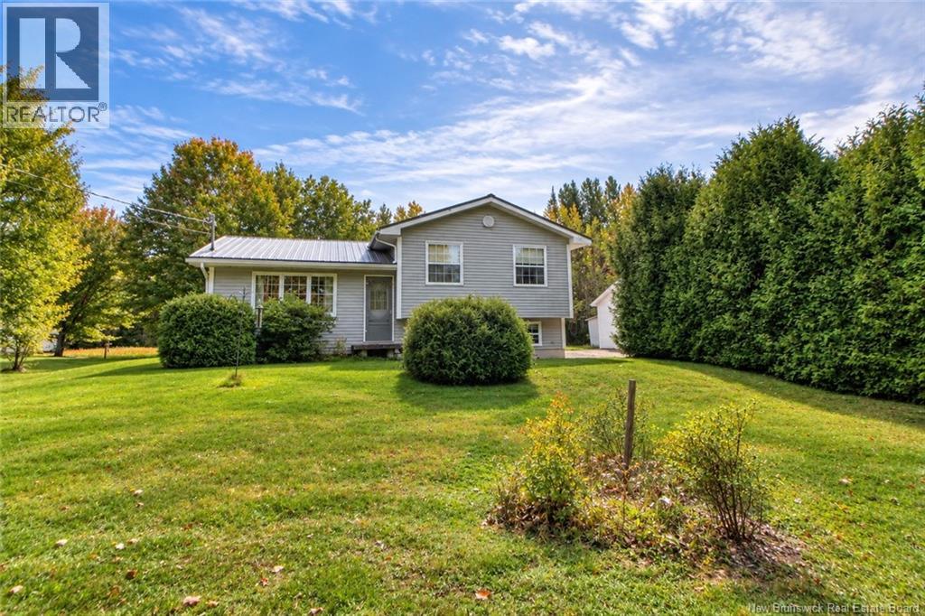 459 Saint-Ignace, Saint-Louis-De-Kent, New Brunswick E4X 1X3 - Photo 1 - NB148786