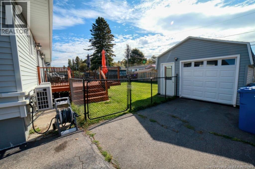 1073 Rockland Drive, Bathurst, New Brunswick  E2A 3T8 - Photo 3 - NB149089