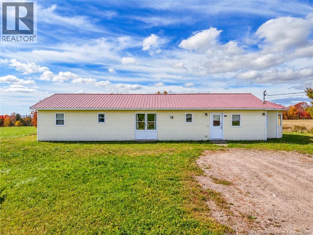 90 Frog Lake Road, Harvey, New Brunswick