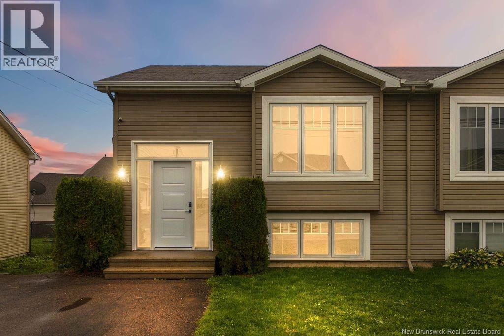 138 Penrose Street, Moncton, New Brunswick E1E 4W6 - Photo 2 - NB148564