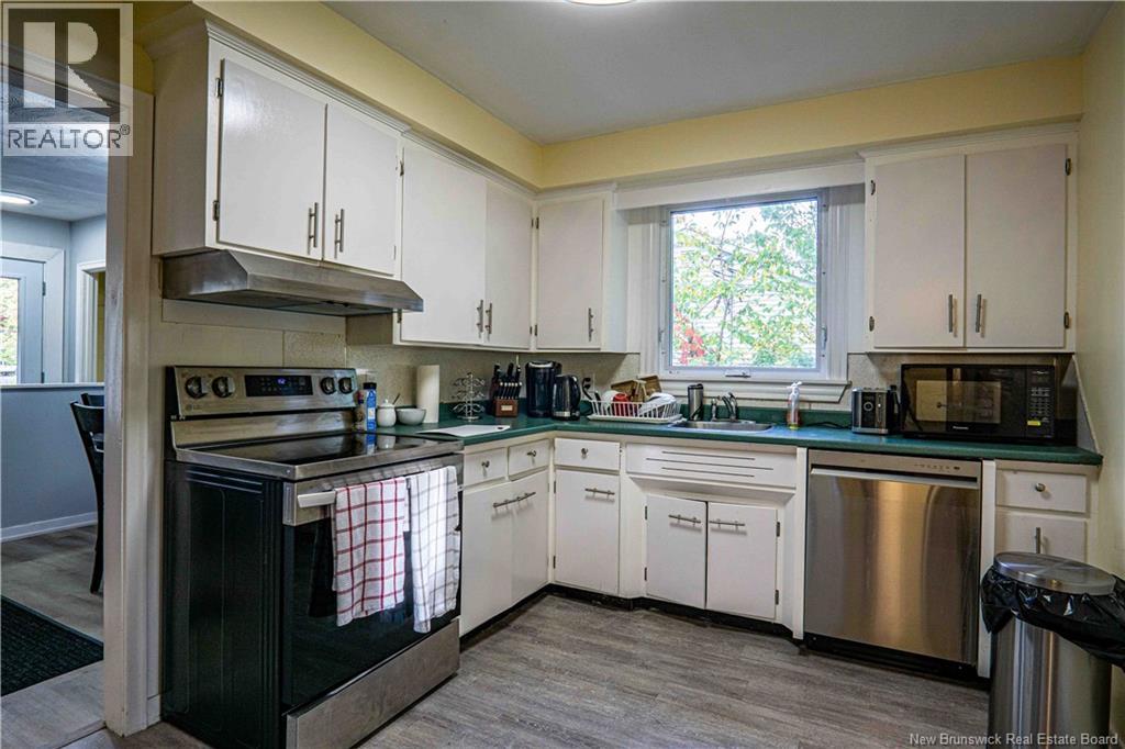 40 Hillcourt Drive, Fredericton, New Brunswick  E3A 1S1 - Photo 11 - NB149285