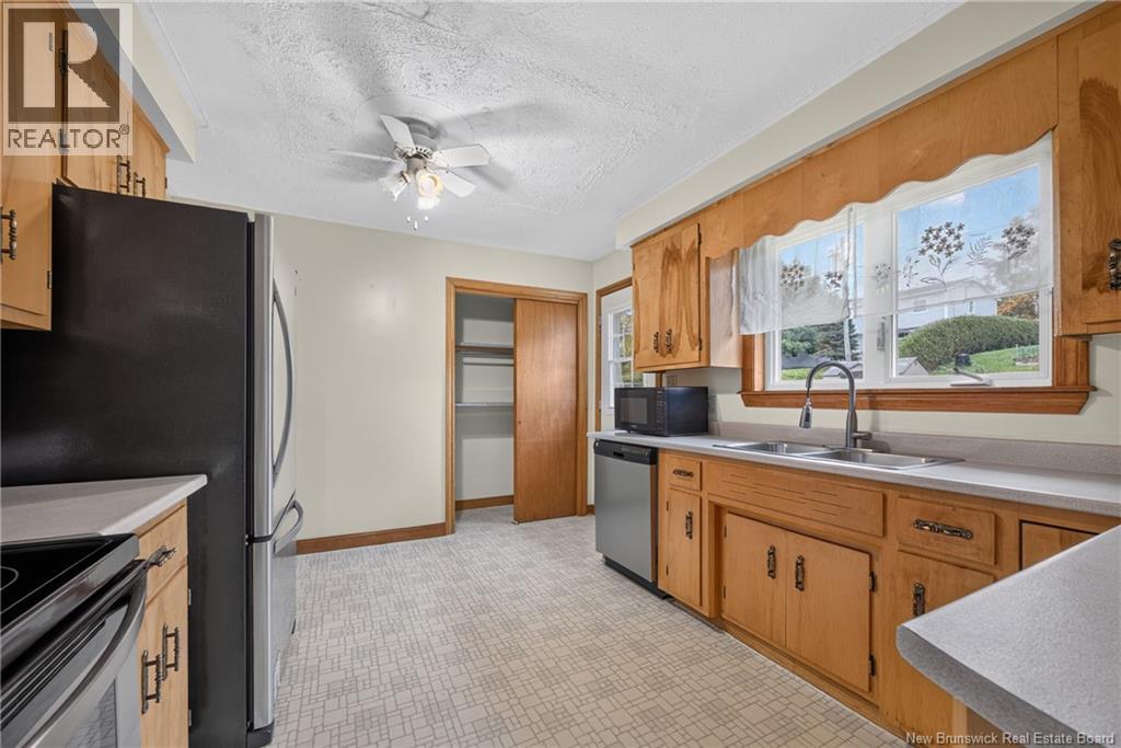 74 Talisman Crescent, Fredericton, New Brunswick E3C 1L9 - Photo 11 - NB149354