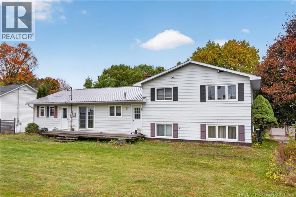 74 Talisman Crescent, Fredericton, New Brunswick E3C 1L9 - Photo 33 - NB149354