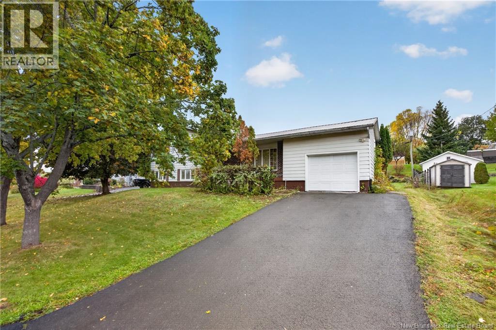 74 Talisman Crescent, Fredericton, New Brunswick E3C 1L9 - Photo 4 - NB149354