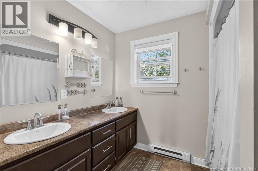 4 Lansdown Avenue, Oromocto, New Brunswick  E2V 4P3 - Photo 14 - NB149455