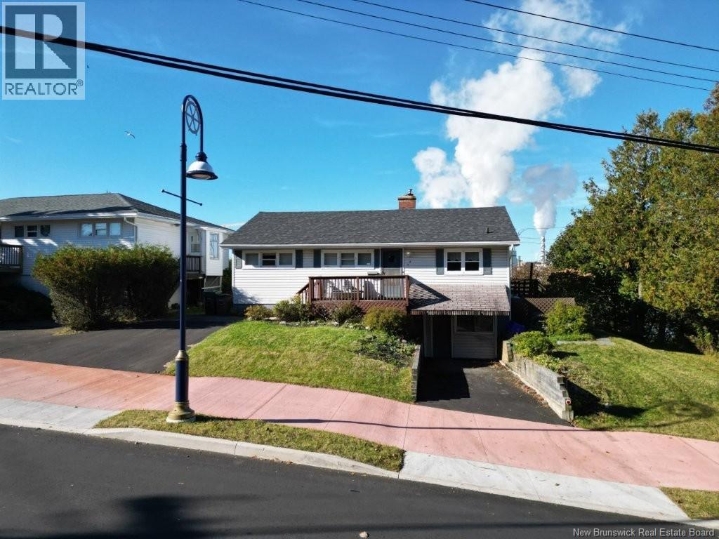44 Fallsview Avenue, Saint John, New Brunswick  E2K 1C2 - Photo 1 - NB149393