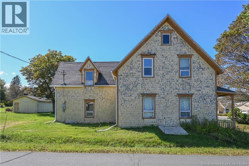 710 Saint-Pierre Ouest Boulevard, Caraquet, New Brunswick  E1W 1A1 - Photo 4 - NB149622