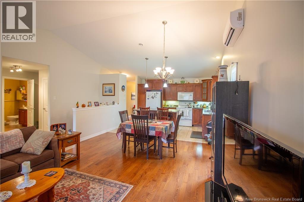 60 Walker Crescent, Hampton, New Brunswick  E5N 5Z8 - Photo 15 - NB149042