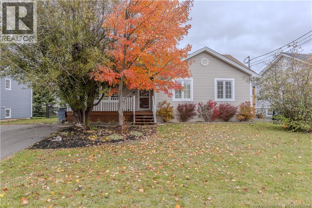 189 Bulman, Moncton, New Brunswick  E1G 4Y5 - Photo 1 - NB149525