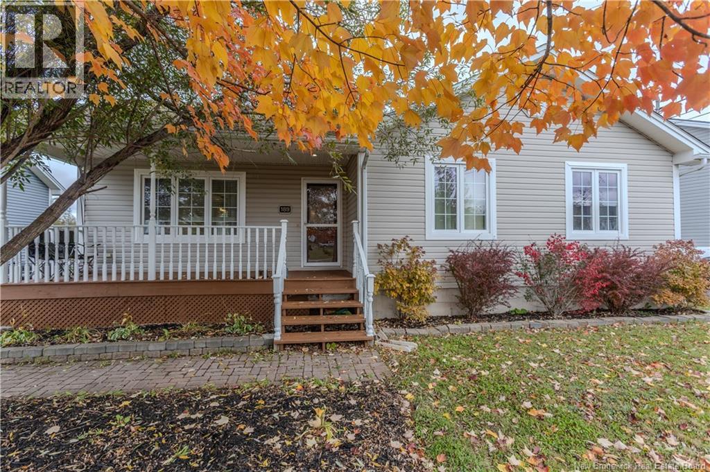 189 Bulman, Moncton, New Brunswick  E1G 4Y5 - Photo 2 - NB149525