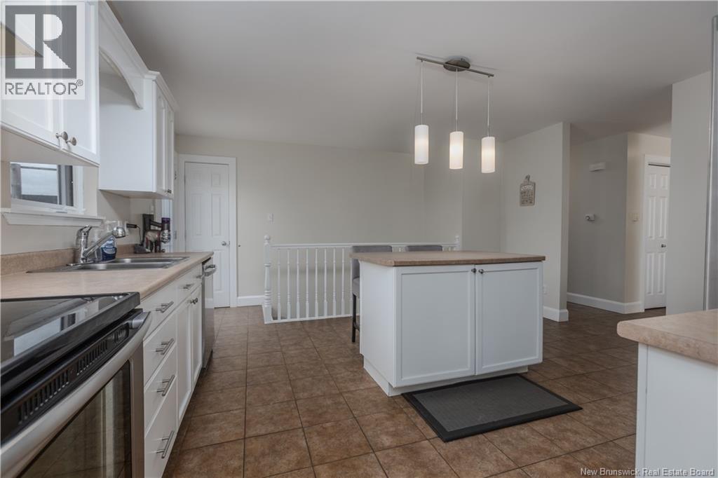 189 Bulman, Moncton, New Brunswick  E1G 4Y5 - Photo 4 - NB149525