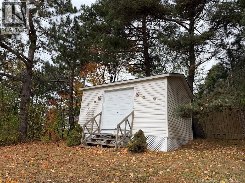 211 Bellevue Street, Edmundston, New Brunswick  E3V 2E4 - Photo 12 - NB149580
