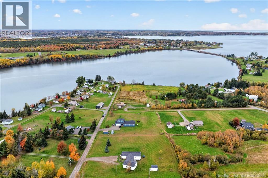 72 Pointe Dionne, Bouctouche, New Brunswick  E4S 3Y6 - Photo 2 - NB149672