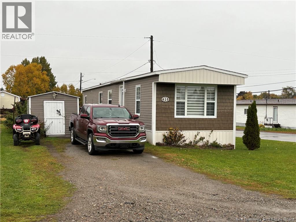 610 College Street, Bathurst, New Brunswick E2A 2T6 - Photo 1 - NB149573