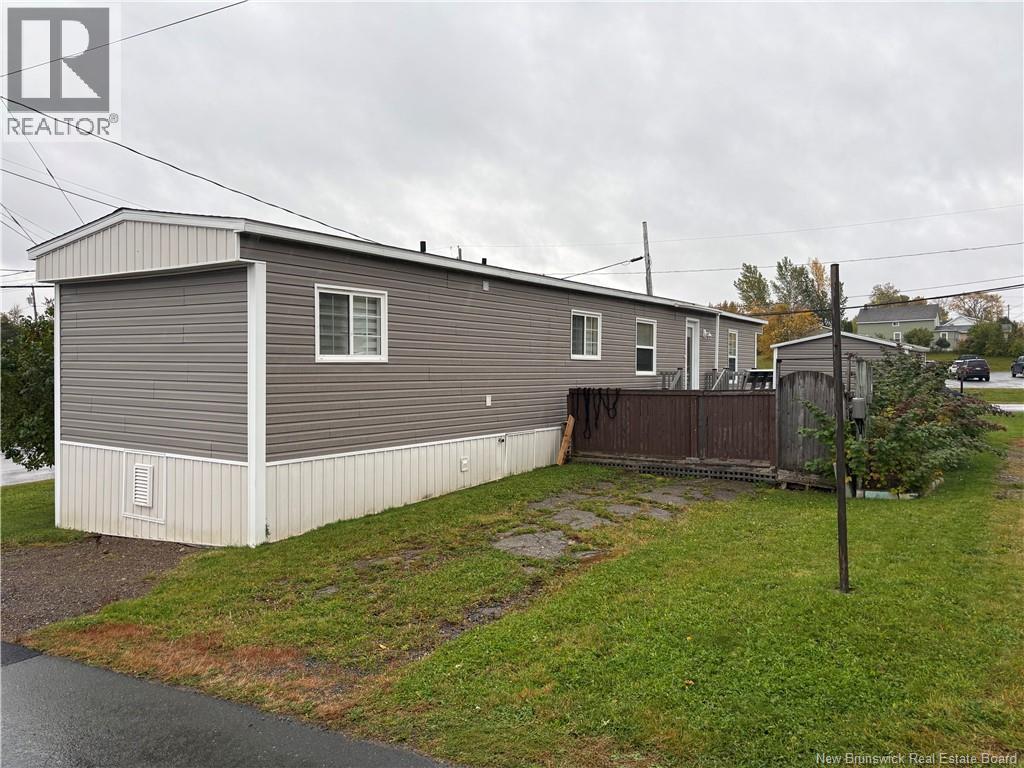 610 College Street, Bathurst, New Brunswick E2A 2T6 - Photo 2 - NB149573