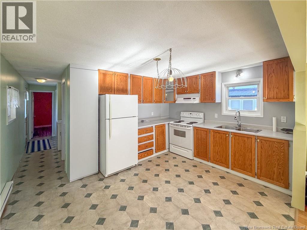 15 Mountain View Place, Campbellton, New Brunswick  E3N 3K8 - Photo 3 - NB149699