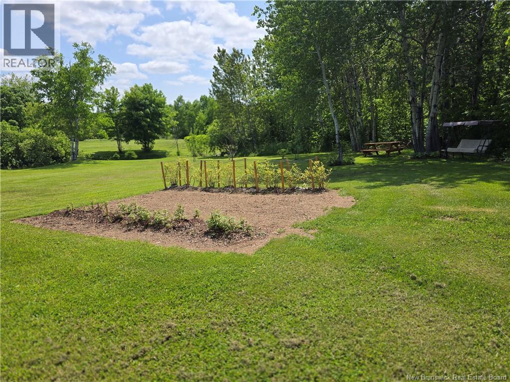278 Principale, Pointe-Verte, New Brunswick E8J 2W8 - Photo 14 - NB149645