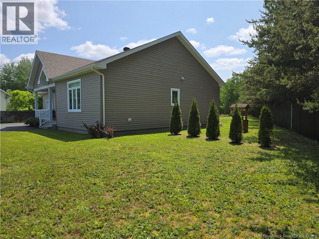 278 Principale, Pointe-Verte, New Brunswick E8J 2W8 - Photo 8 - NB149645