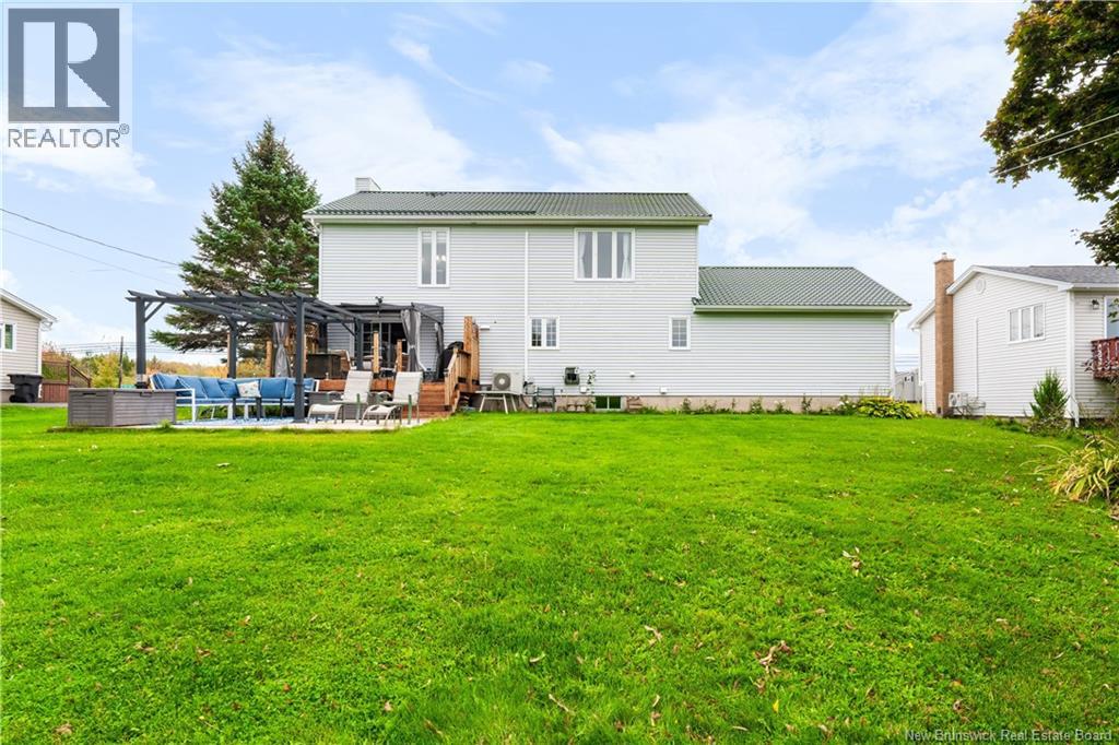 90 Rue Acadie, Bouctouche, New Brunswick  E4S 2T4 - Photo 2 - NB149570