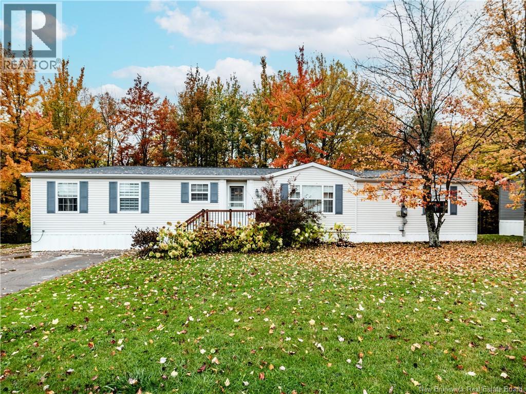166 Nepisiguit, Dieppe, New Brunswick  E1A 7N1 - Photo 2 - NB149752