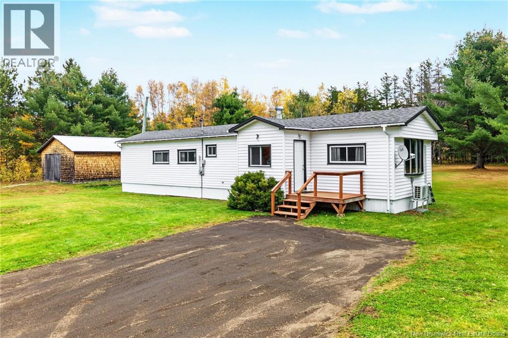 1480 Pleasant Drive, Minto, New Brunswick  E4B 2V9 - Photo 2 - NB149808