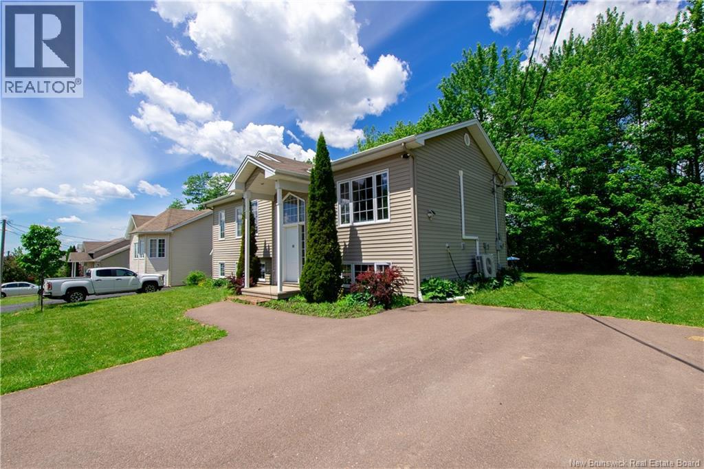 101 Herman Street, Dieppe, New Brunswick  E1A 0L4 - Photo 2 - NB149828
