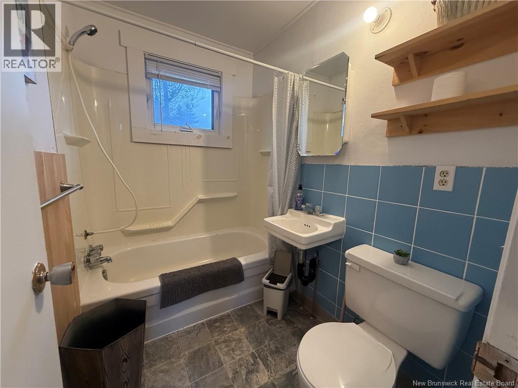 544 Chemin Du Parc, Val-Comeau, New Brunswick E1X 1H1 - Photo 12 - NB149822