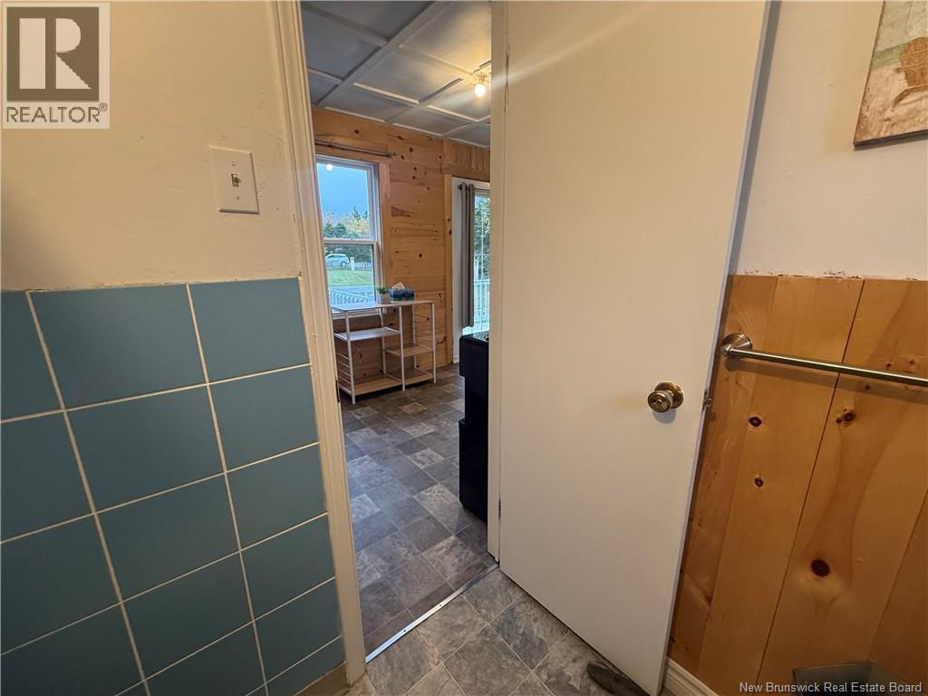 544 Chemin Du Parc, Val-Comeau, New Brunswick E1X 1H1 - Photo 13 - NB149822