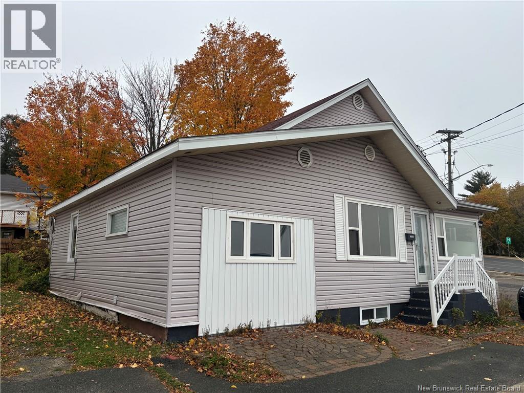 310 Riverside Drive, Bathurst, New Brunswick E2A 2L9 - Photo 4 - NB149712