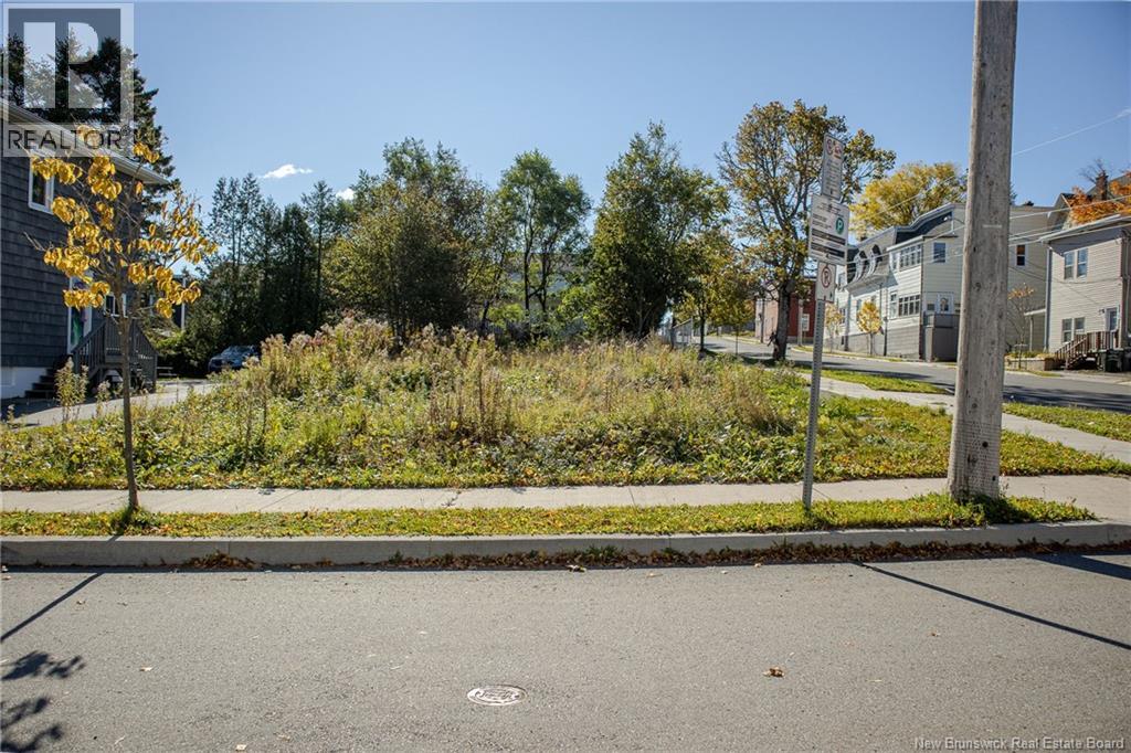 174 Pitt Street, Saint John, New Brunswick  E2L 2W7 - Photo 2 - NB149958