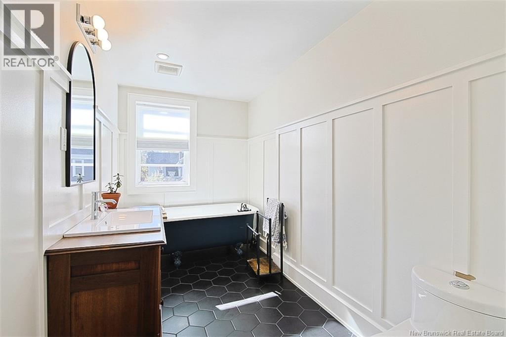 357 Dufferin Row, Saint John, New Brunswick  E2M 2J7 - Photo 35 - NB149988