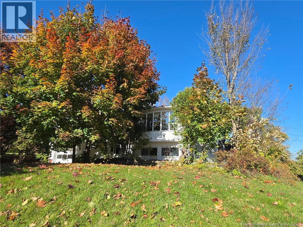 715 Clements Drive, Fredericton, New Brunswick  E3A 7J2 - Photo 2 - NB150057