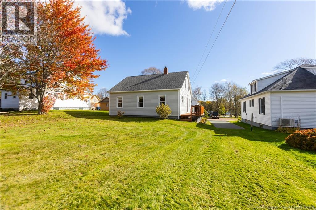 12 Pringle Street, Sackville, New Brunswick E4L 3E8 - Photo 6 - NB150054