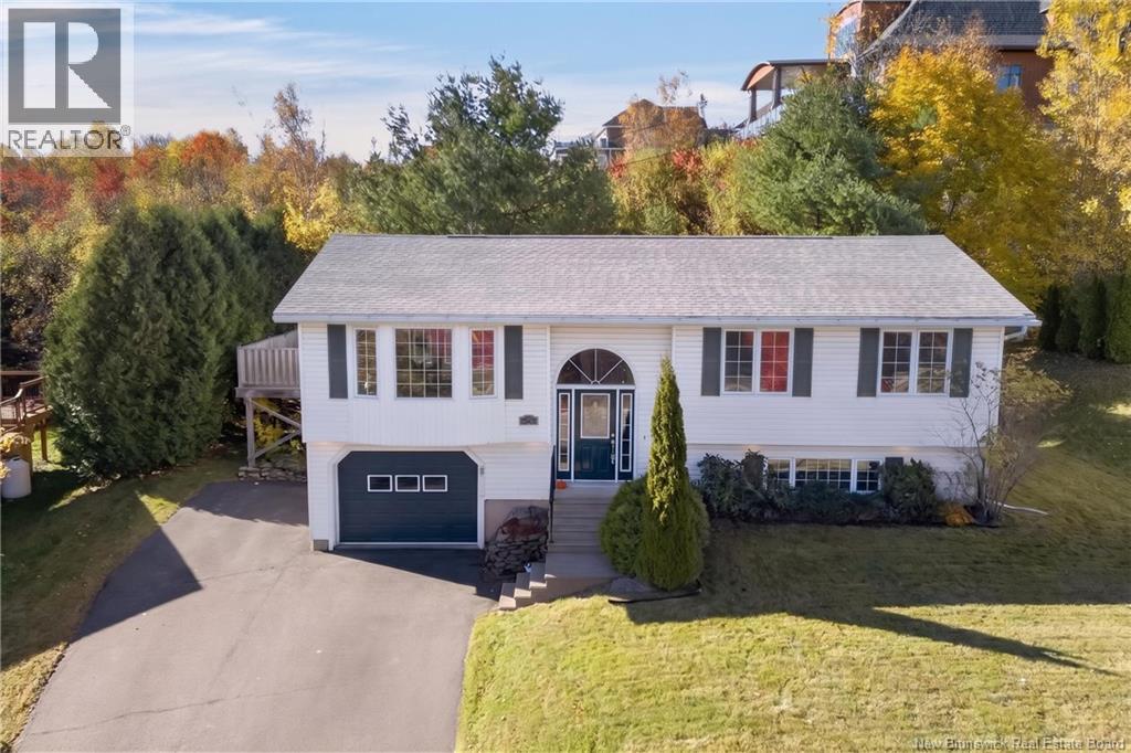 372 Kimble Drive, Fredericton, New Brunswick E3B 6Y5 - Photo 2 - NB149975