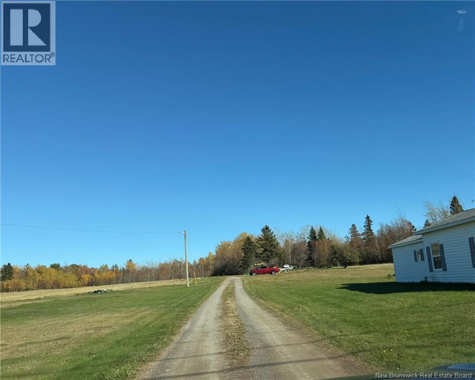 215 Rue Robichaud, Cap-Pelé, New Brunswick  E4N 1Y5 - Photo 3 - NB150202