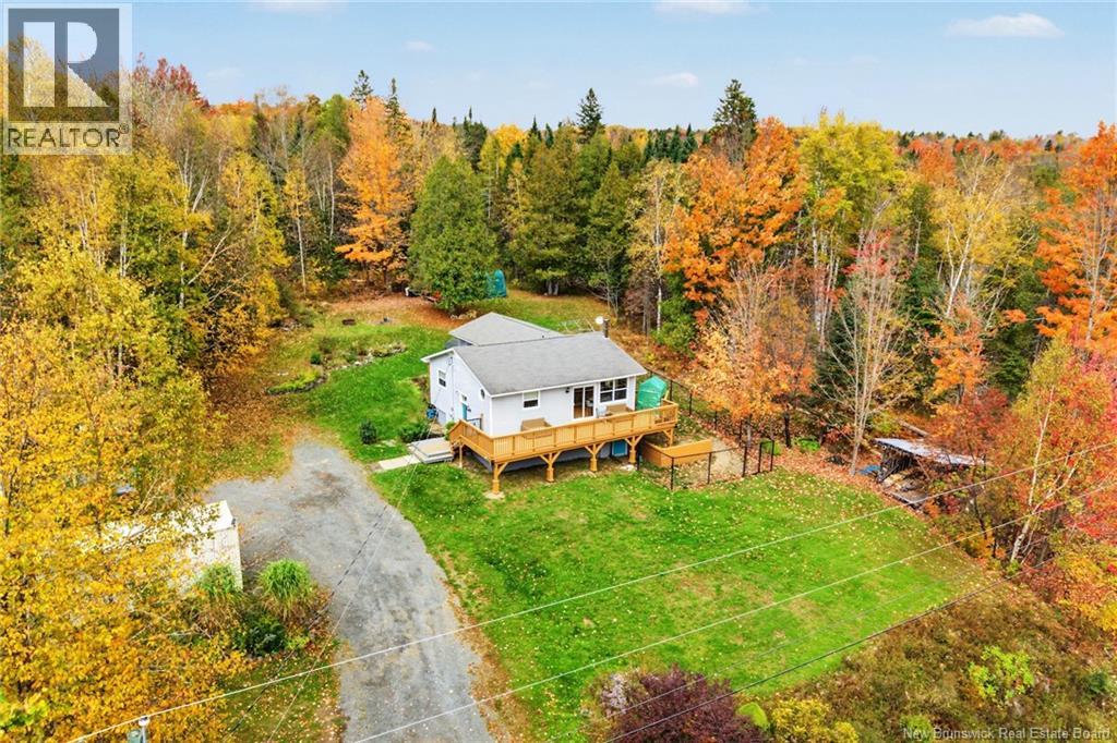 1866 Route 105, Mactaquac, New Brunswick  E6L 1C5 - Photo 1 - NB150233