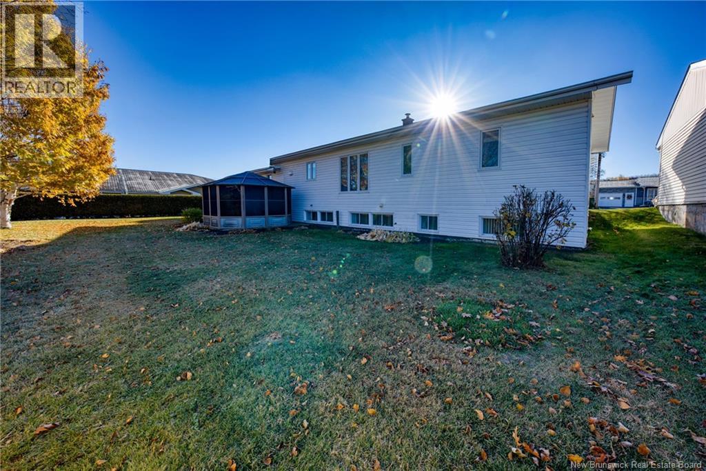 556 First Ave, Grand Falls, New Brunswick  E3Z 1B3 - Photo 12 - NB150303