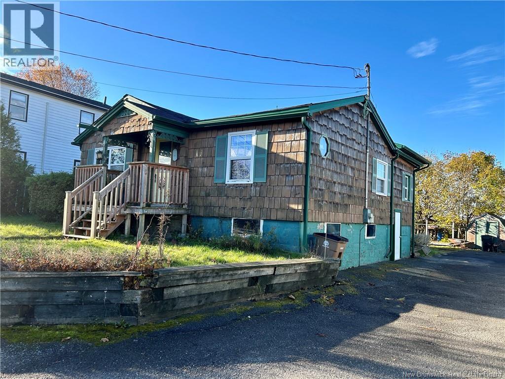 17 Rockcliff Street, Saint John, New Brunswick E2J 2N5 - Photo 1 - NB150246