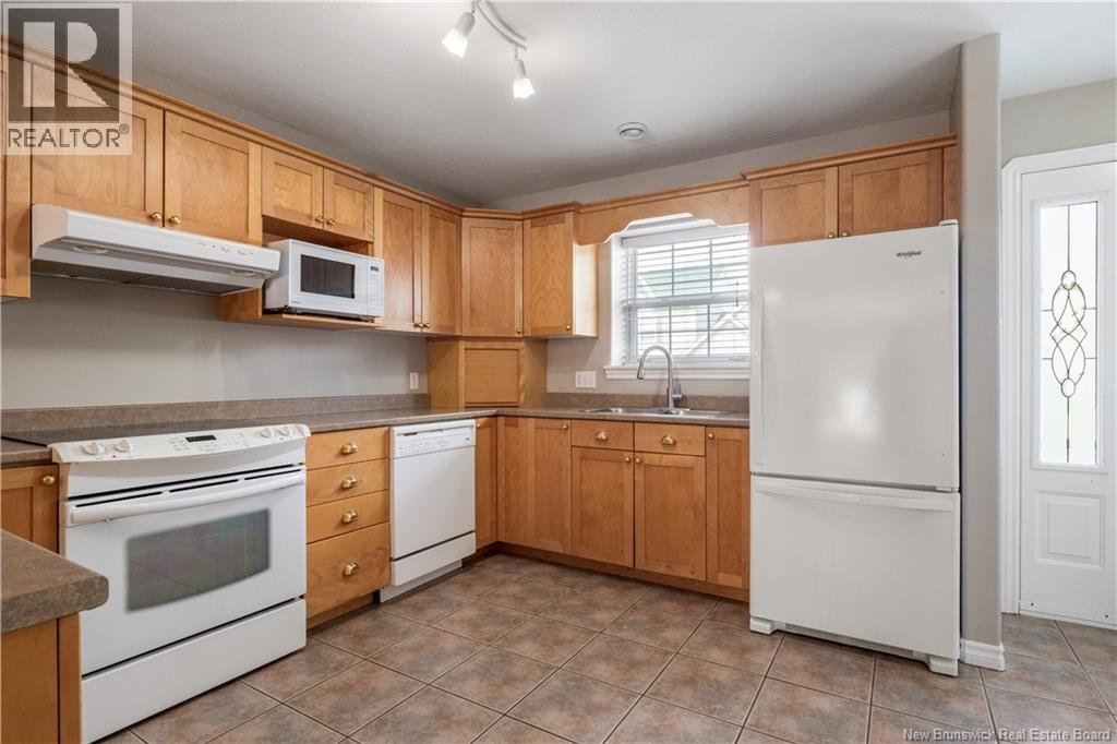 354 Amirault Unit# 15, Dieppe, New Brunswick  E1A 1G3 - Photo 5 - NB150319