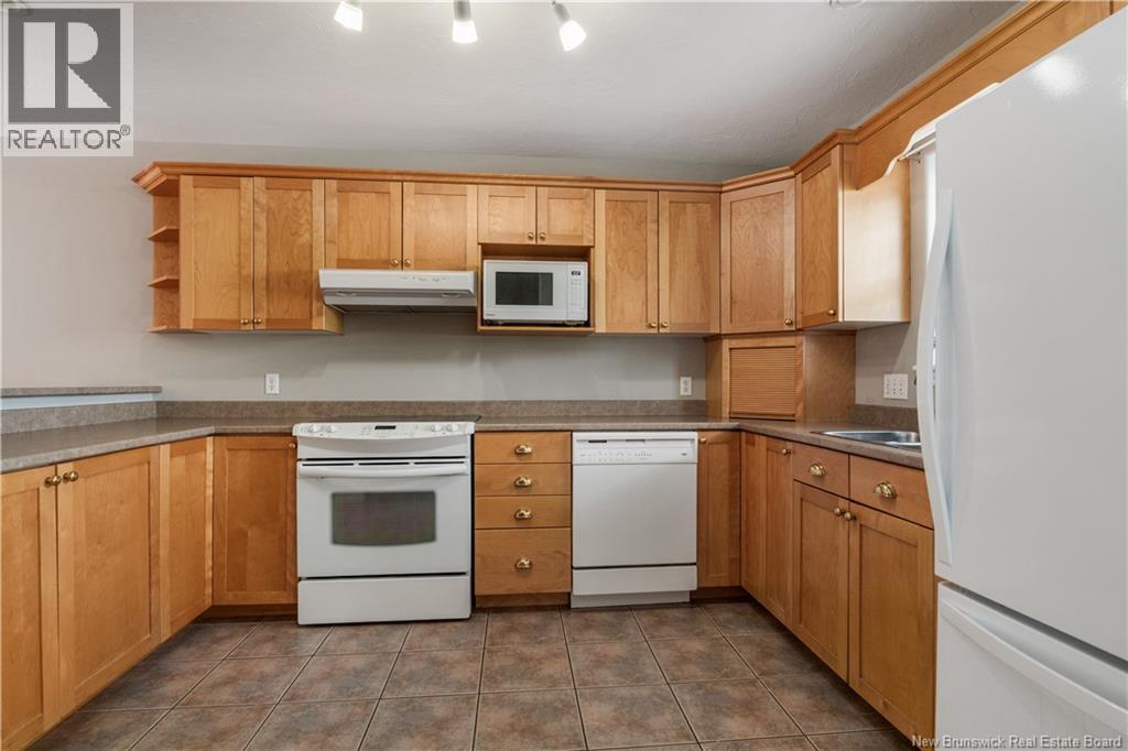 354 Amirault Unit# 15, Dieppe, New Brunswick  E1A 1G3 - Photo 6 - NB150319