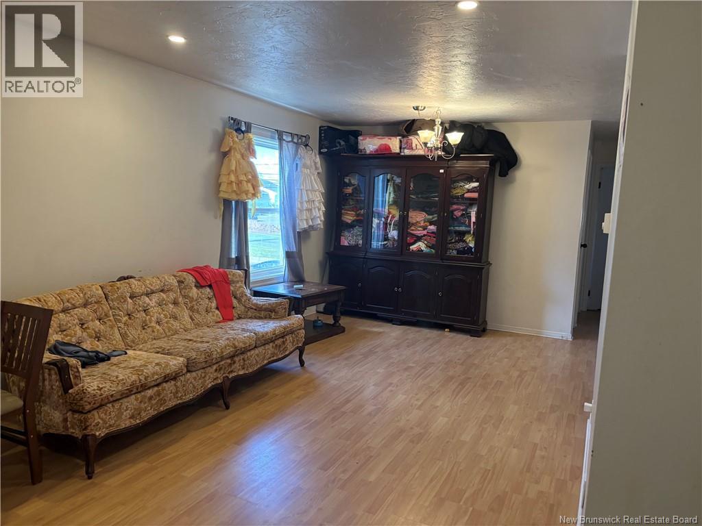 67 Beechwood Avenue, Moncton, New Brunswick E1A 5P7 - Photo 3 - NB150107