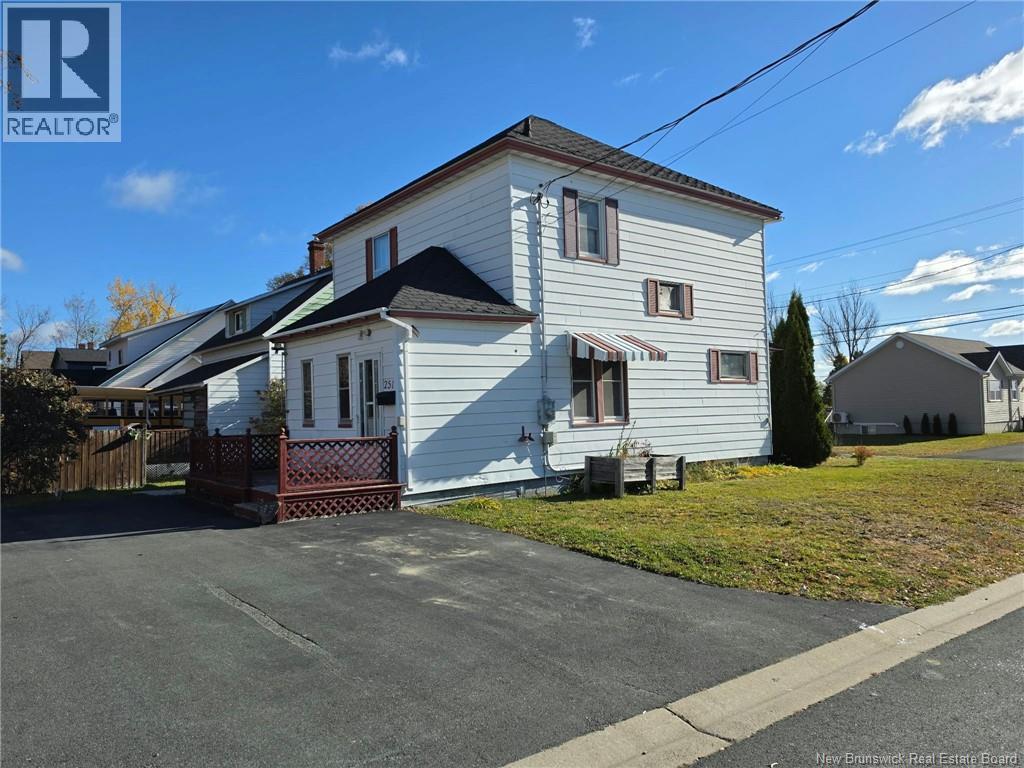 251 Campbell Street, Miramichi, New Brunswick  E1V 1R4 - Photo 2 - NB150385