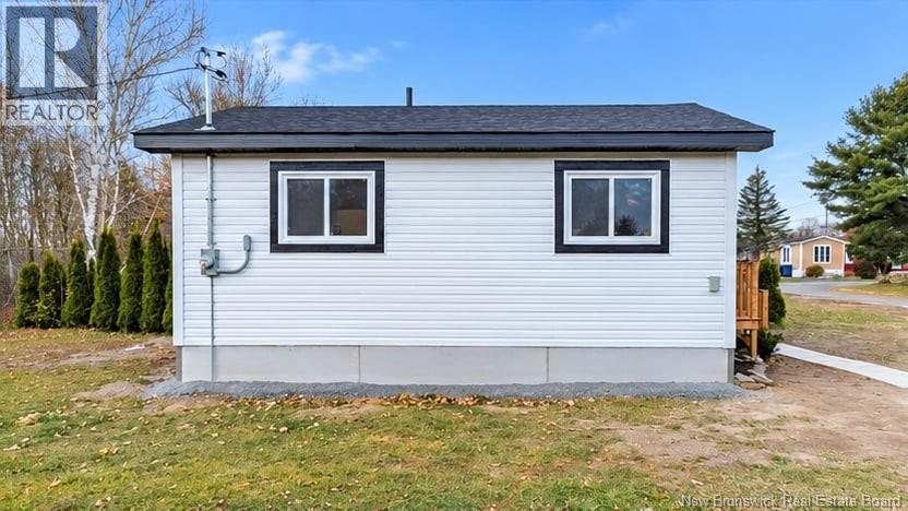 229 Poplar, Beresford, New Brunswick  E8K 1E5 - Photo 2 - NB150371
