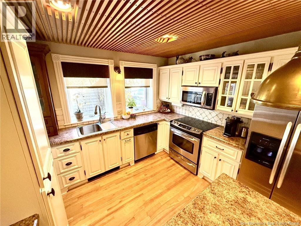 241 Boul. St-Pierre Ouest, Caraquet, New Brunswick  E1W 1A4 - Photo 17 - NB150306