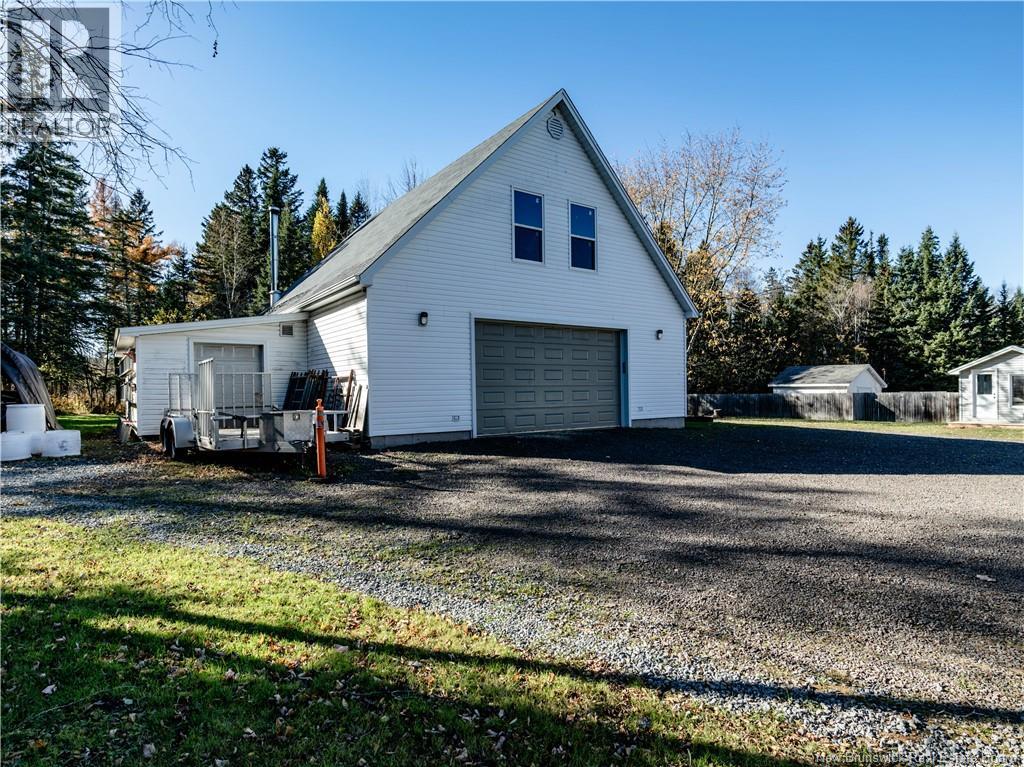 808 Mclaughlin, Moncton, New Brunswick  E1G 3R4 - Photo 2 - NB150405